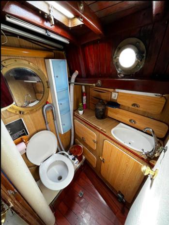 Отель Bateau Watson Accueillant & Chaleureux Уистреам Экстерьер фото